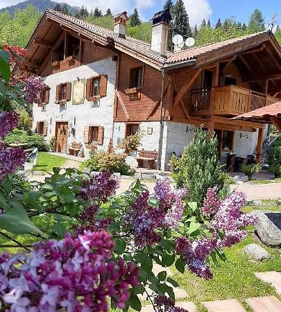 Maso Pin Bed & Breakfast มาดอนนาดีกัมปิโญ ภายนอก รูปภาพ