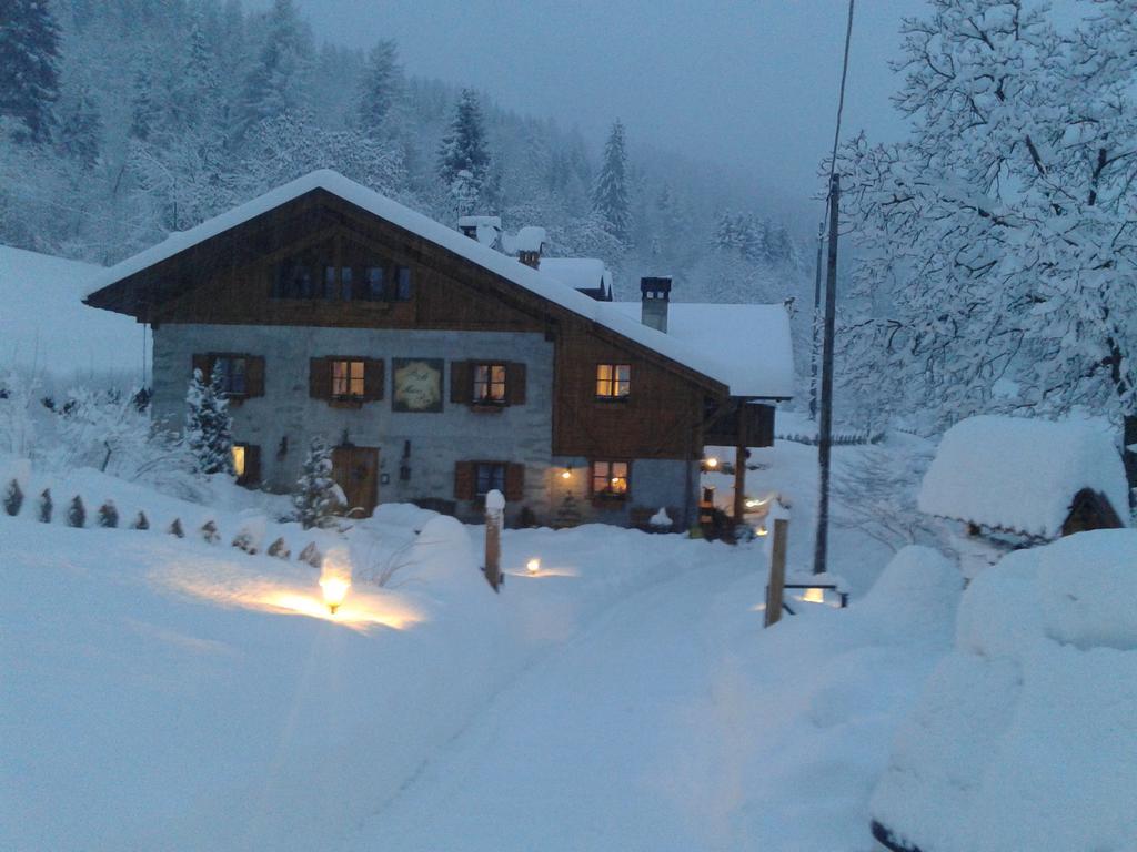 Maso Pin Bed & Breakfast มาดอนนาดีกัมปิโญ ภายนอก รูปภาพ