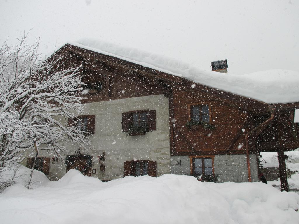 Maso Pin Bed & Breakfast มาดอนนาดีกัมปิโญ ภายนอก รูปภาพ